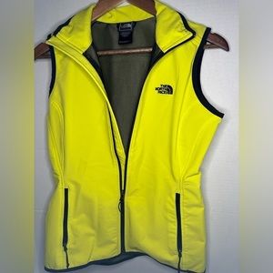 Women’s The North Face Yellow Softshell Vest. Full Zip. Mesh Lined. Size Medium.